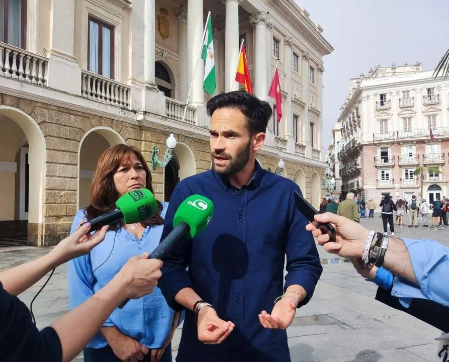 David de la Cruz, con Helena Fern&aacute;ndez. - VIVA