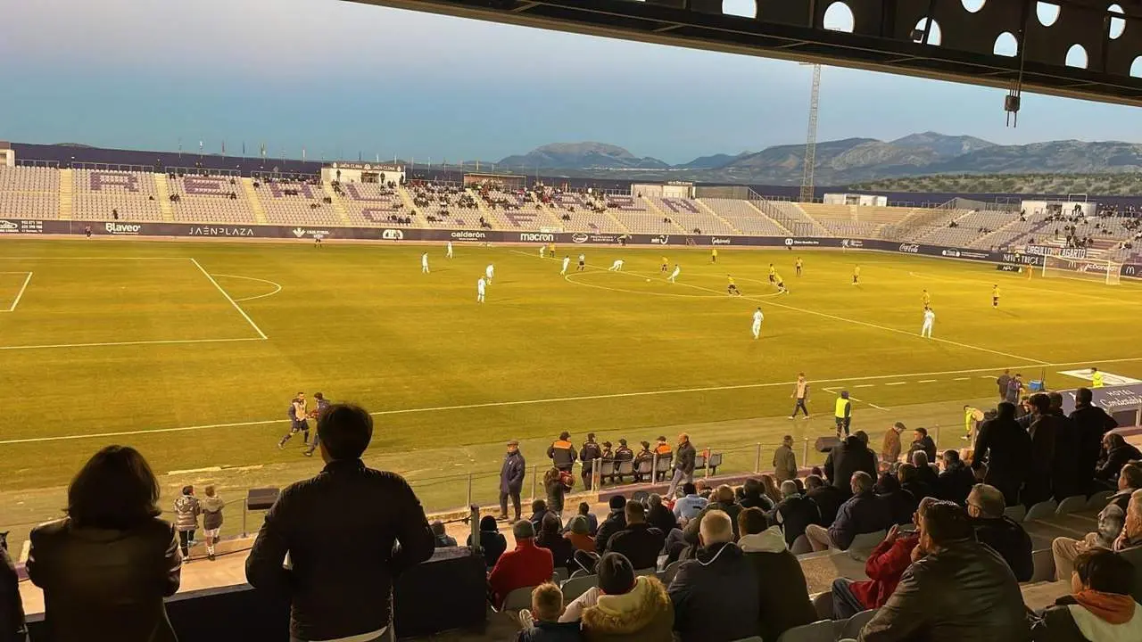 El Real Ja&eacute;n salva un match ball ante el pen&uacute;ltimo. - VIVA JA&Eacute;N