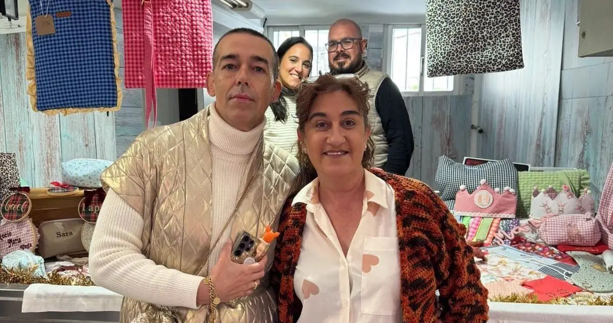 CALLEJA CON ASOCIACI&Oacute;N DE ARTESANAS. - viva