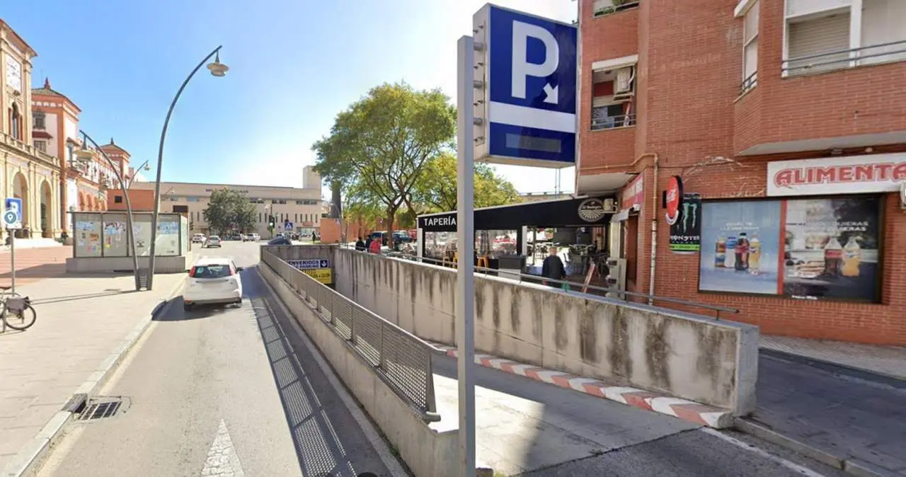 El acceso al Parking de La Estaci&oacute;n - Google Maps