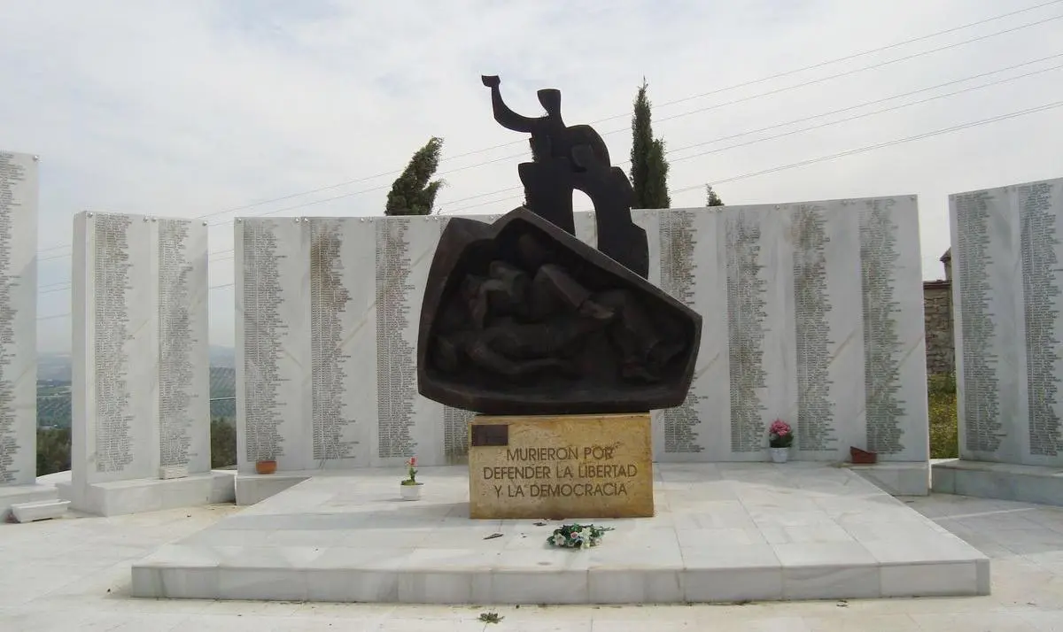 Monumento a la Memoria Hist&oacute;rica en San Eufrasio.  - 