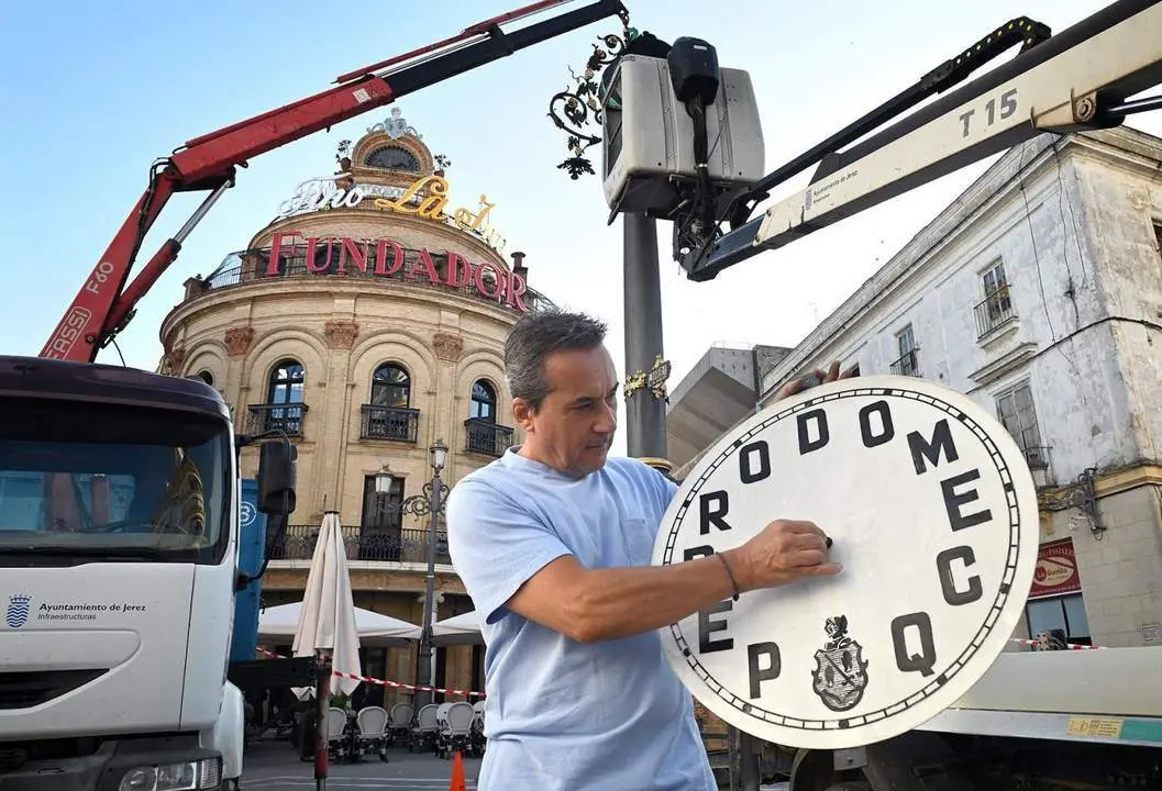Muestran el hist&oacute;rico reloj.  - Viva