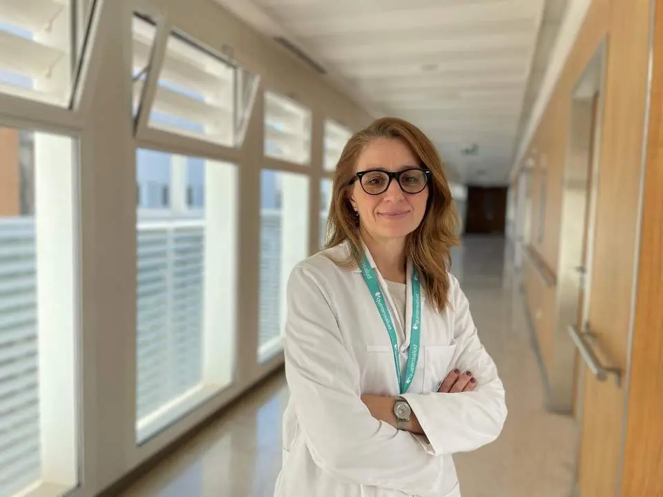 La doctora Raquel Calero Dom&iacute;nguez. - QUIR&Oacute;NSALUD