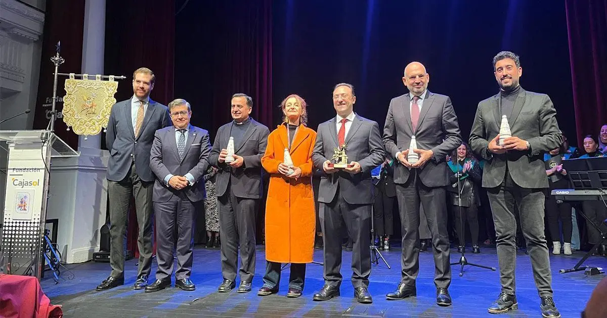 Foto de familia a la finalizaci&oacute;n del acto - ASOCIACION BELENISTAS