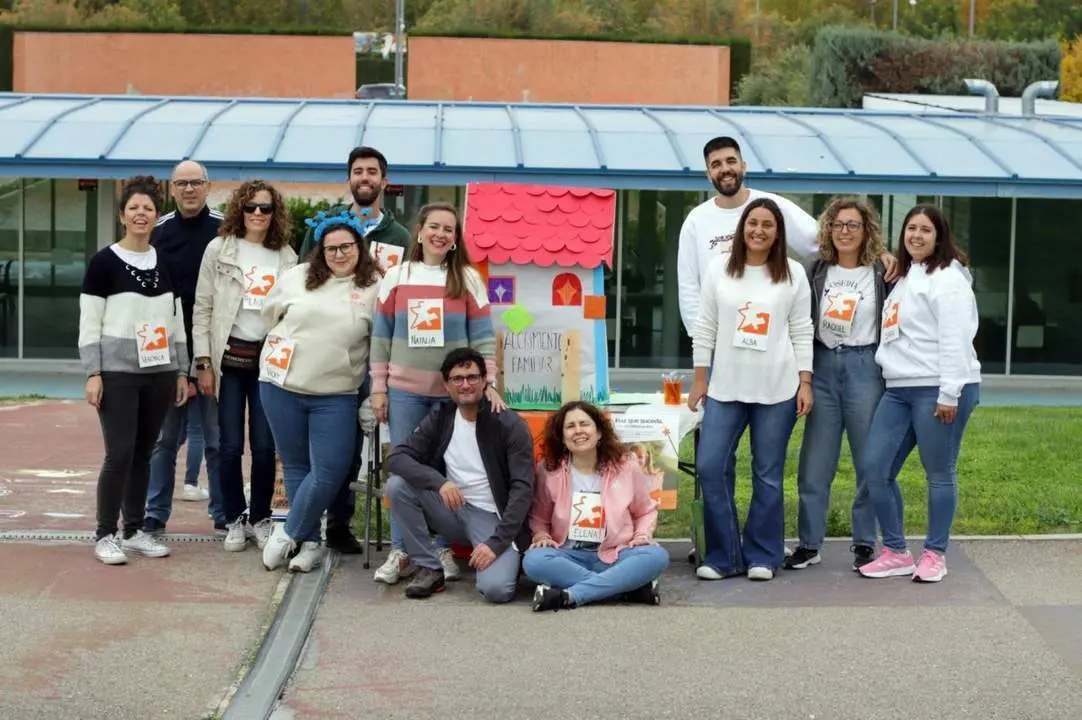 Foto de archivo de familias de acogida.  - Apraf.