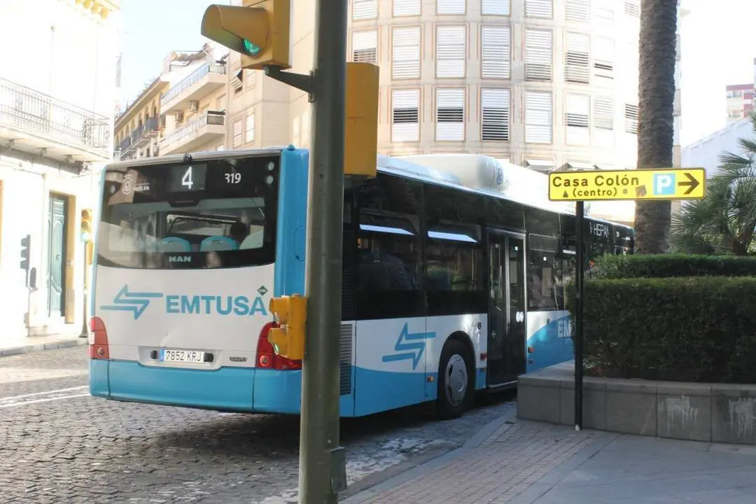 autob&uacute;s de Emtusa. - VH