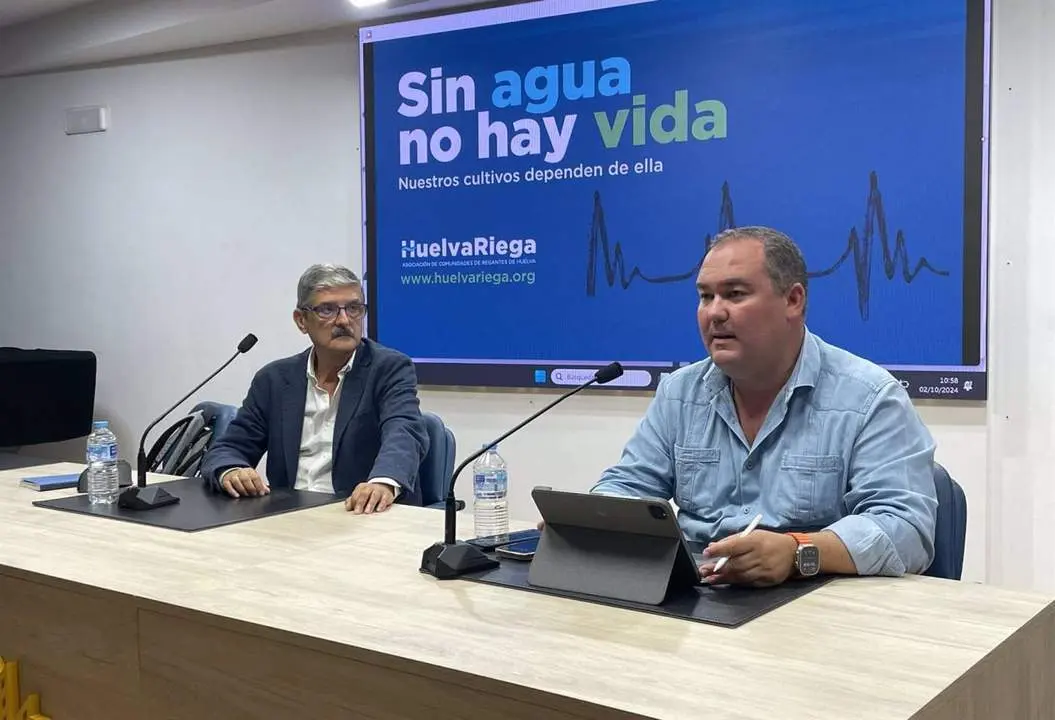 Fernando Gonz&aacute;lez (izquierda), y el gerente, Jorge Forn&eacute; - Huelva Riega