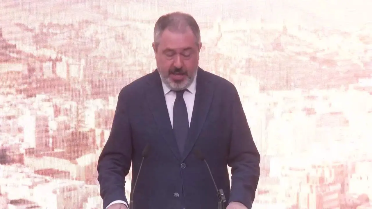Espadas renuncia a la reelecci&oacute;n para que Montero le dispute la Junta a Juanma Moreno