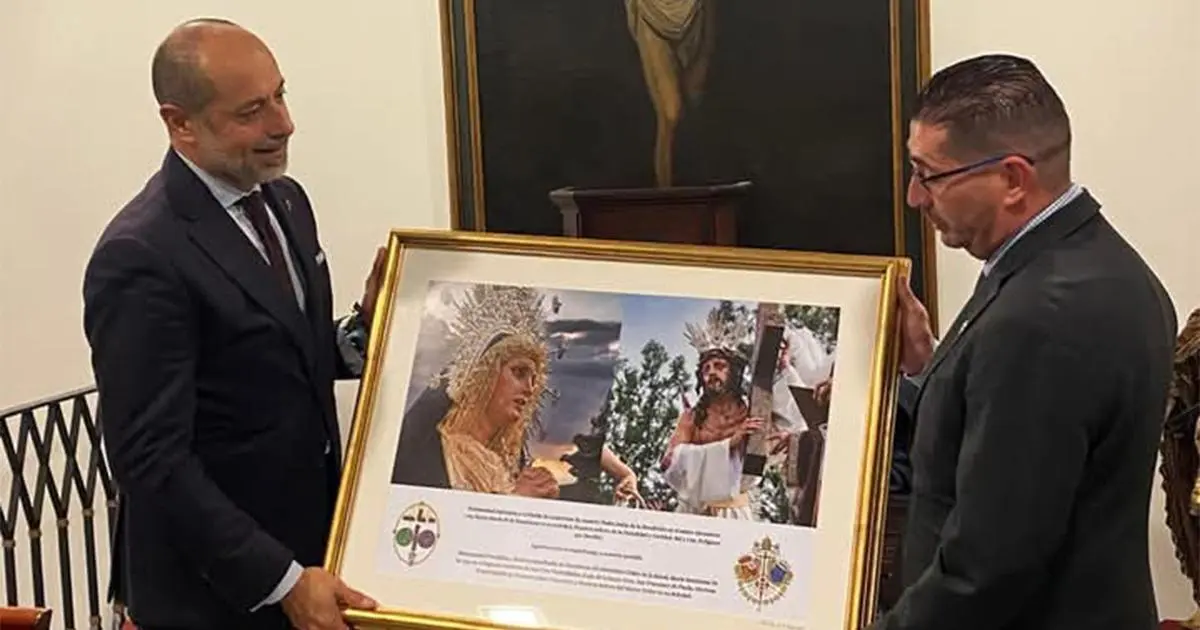 Acto de entrega del certificado como madrina a la Carreter&iacute;a - HERMANDAD