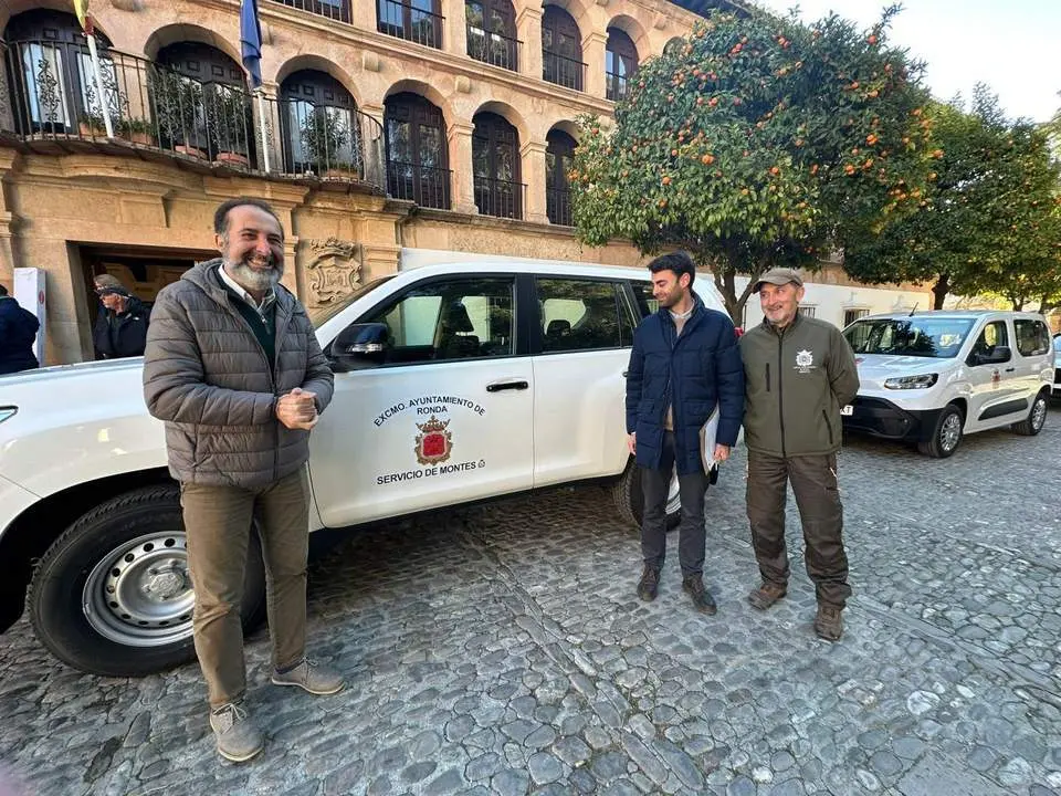 Nuevos veh&iacute;culos para Montes y Parques y Jardines.  - RS