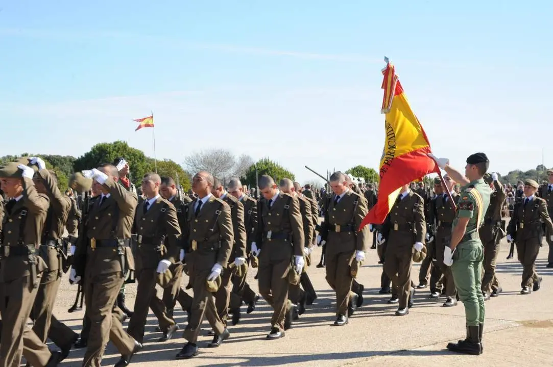 JURA DE BANDERA DEL 2&ordm; CICLO DE 2023 EN EL CEFOT-2. - &Aacute;ngel Gallego.