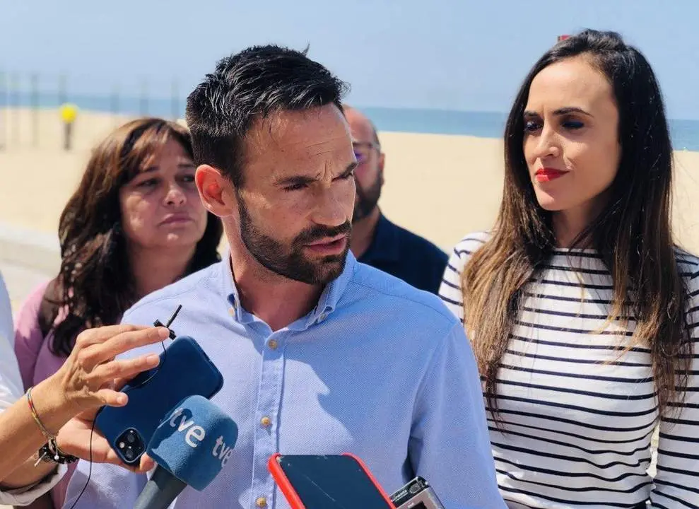 Lola Cazalilla, junto a David de la Cruz. - VIVA