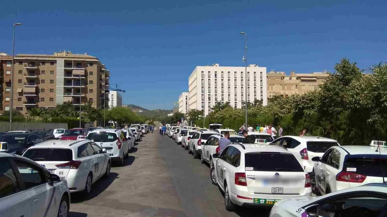 Imagen de archivo de una protesta de taxistas en Ja&eacute;n.  - Viva Ja&eacute;n