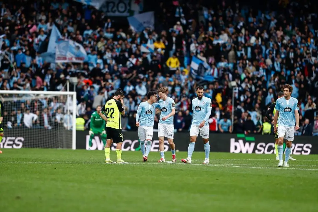 Los jugadores del Celta celebran el gol de la remontada ante el Betis - EP