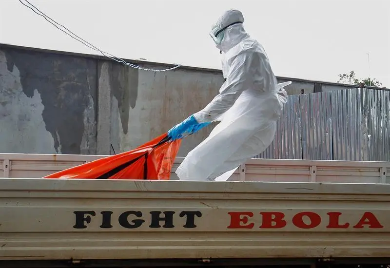 Lucha contra el &eacute;bola. - EFE