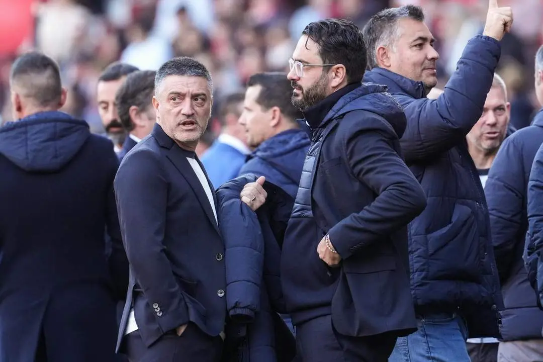 V&iacute;ctor Orta y Garc&iacute;a Pimienta durante la despedida de Navas - EP