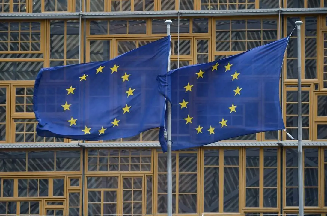 Banderas de la Uni&oacute;n Europea. - Europa Press