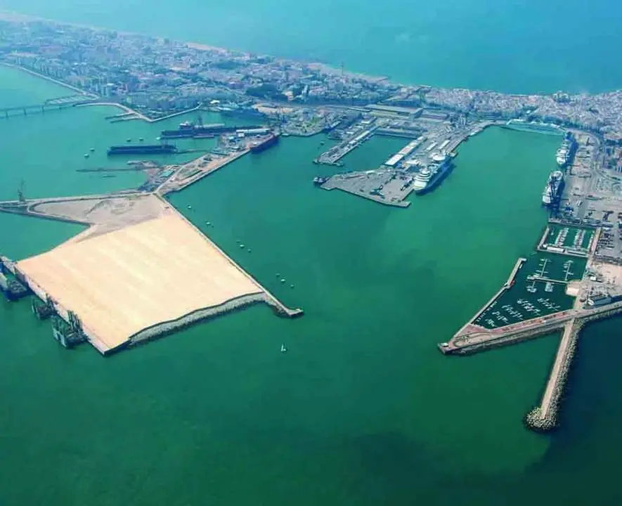 Vista a&eacute;rea del Puerto de C&aacute;diz. - VIVA