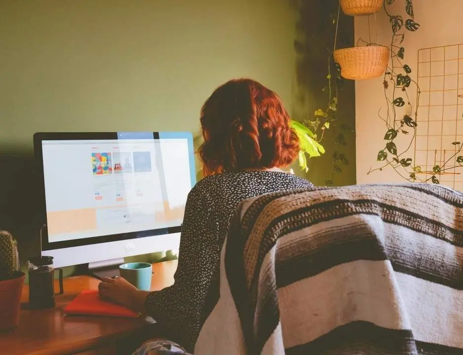 Una trabajadora aut&oacute;noma, en una foto de recurso. - Pexels