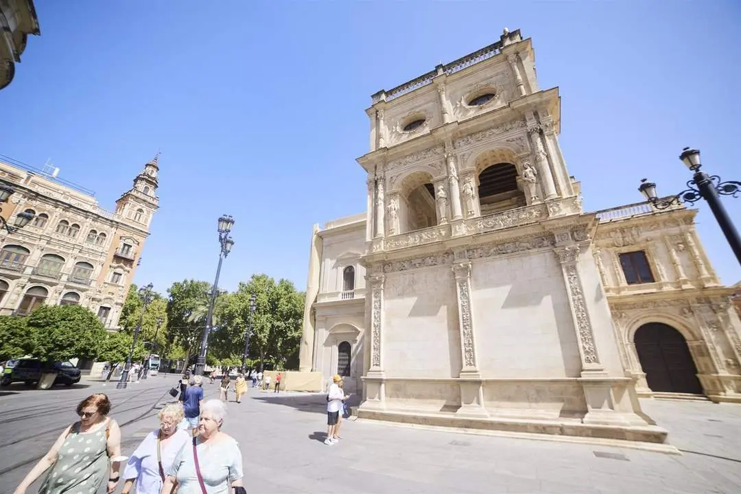 Fachada lateral del Ayuntamiento de Sevilla. - ARCHIVO