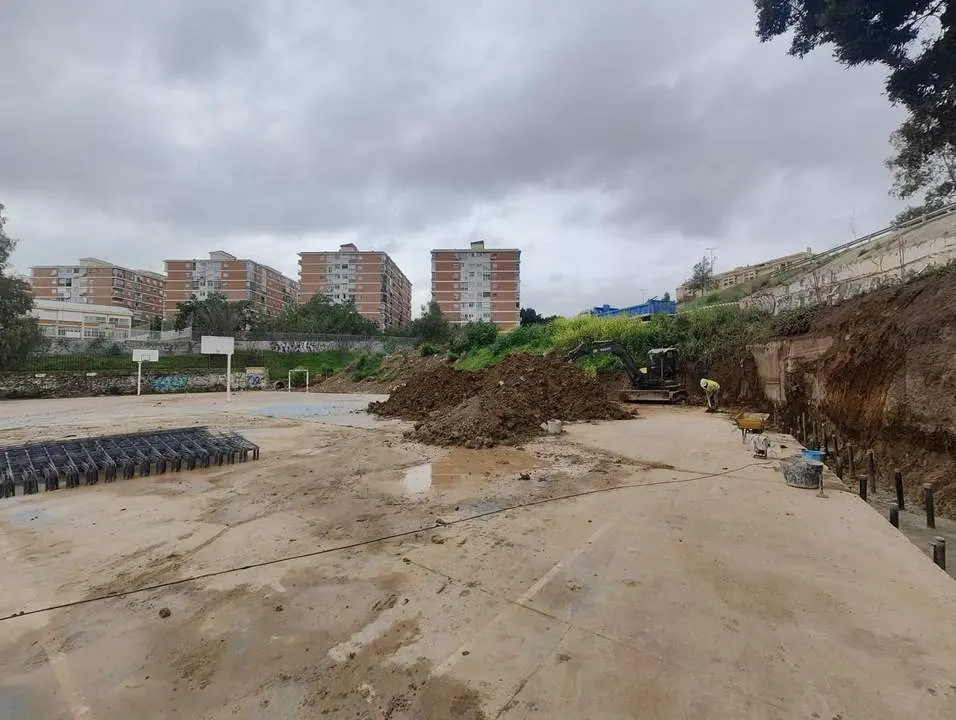 Obras de reparaci&oacute;n del IES Miraflores de los &Aacute;ngeles. - ROCA