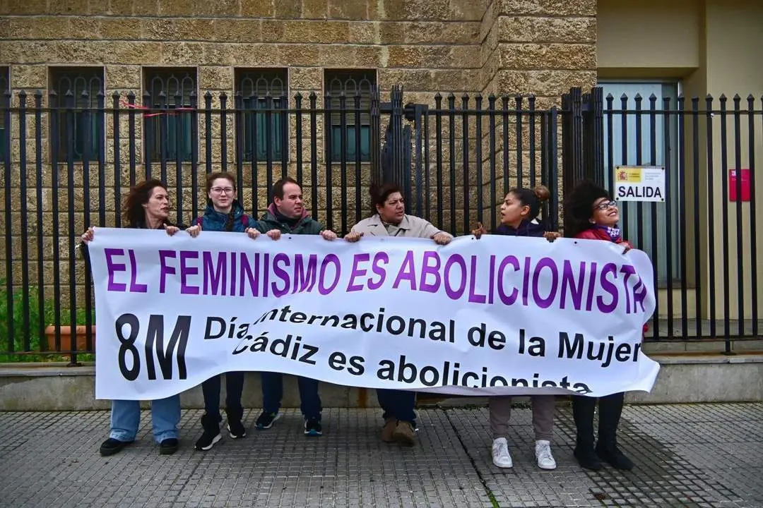 Concentraci&oacute;n de C&aacute;diz Abolicionista con motivo del 8M. - Eulogio Garc&iacute;a