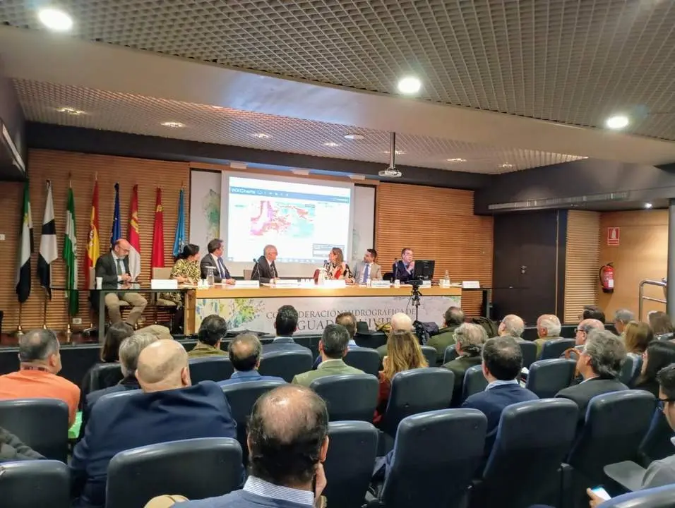 La comisi&oacute;n de desembalse. - chg