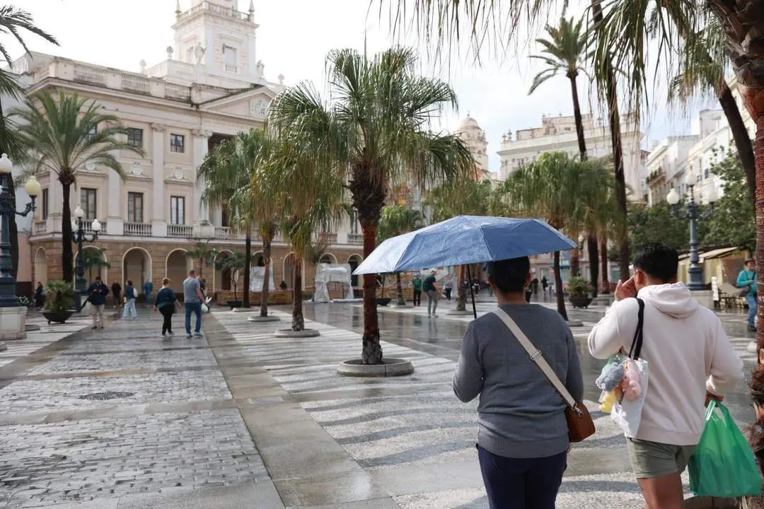 Lluvia en C&aacute;diz. - EP
