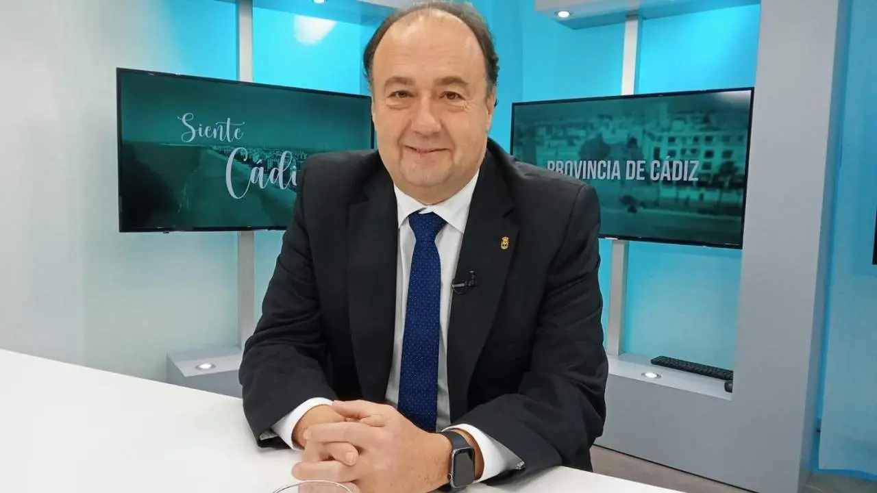 El rector de la UCA, Casimiro Mantell, en 7TV. - VIVA