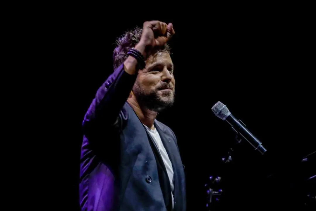 El cantante y compositor Pablo L&oacute;pez durante un concierto.  - EP