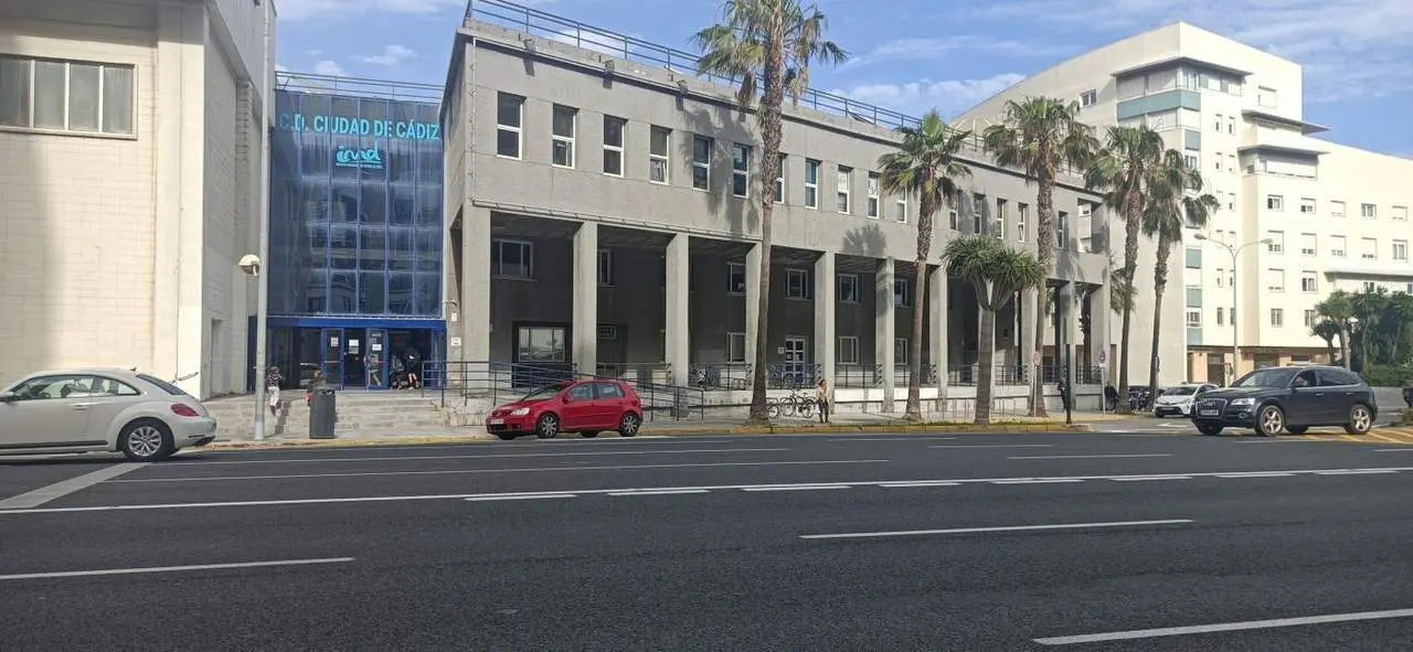 Complejo Polideportivo Ciudad de C&aacute;diz. - A. G.