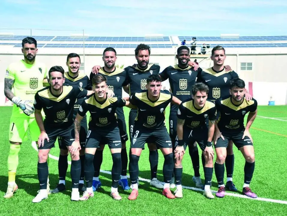 El once inicial del San Fernando que cay&oacute; derrotado (2-0) frente al CD - San Fernando CD