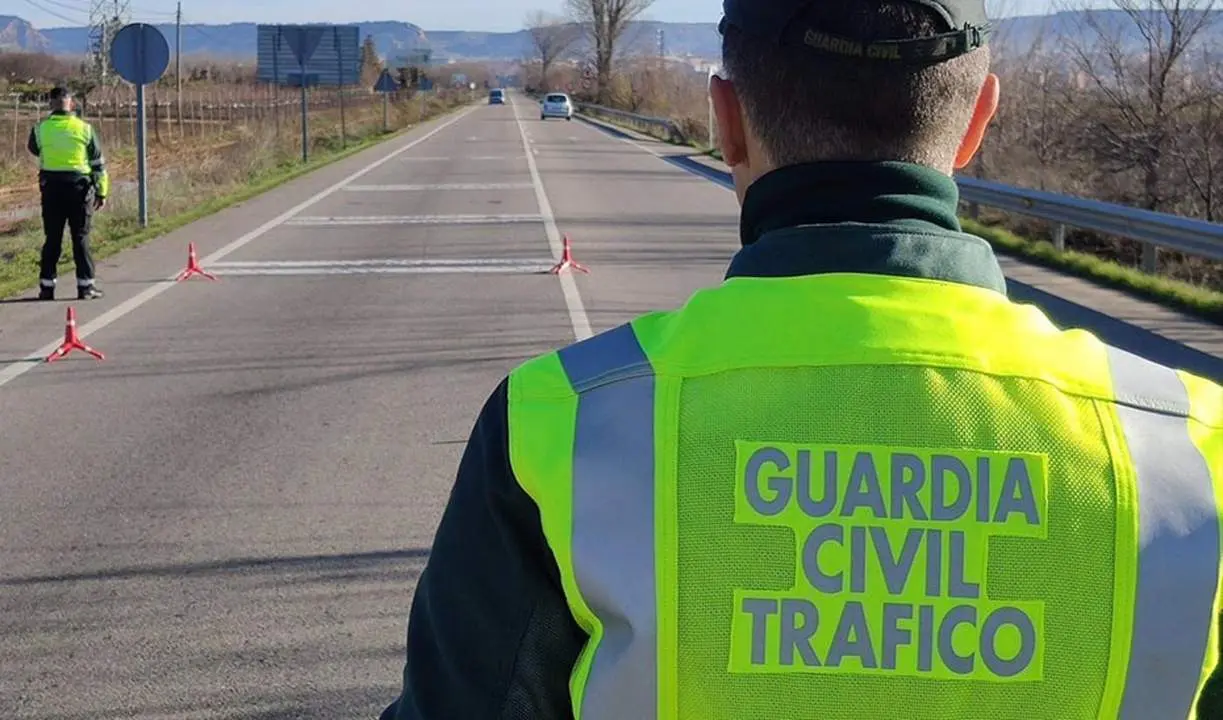 Agentes de la Guardia Civil de Tr&aacute;fico - Guardia Civil