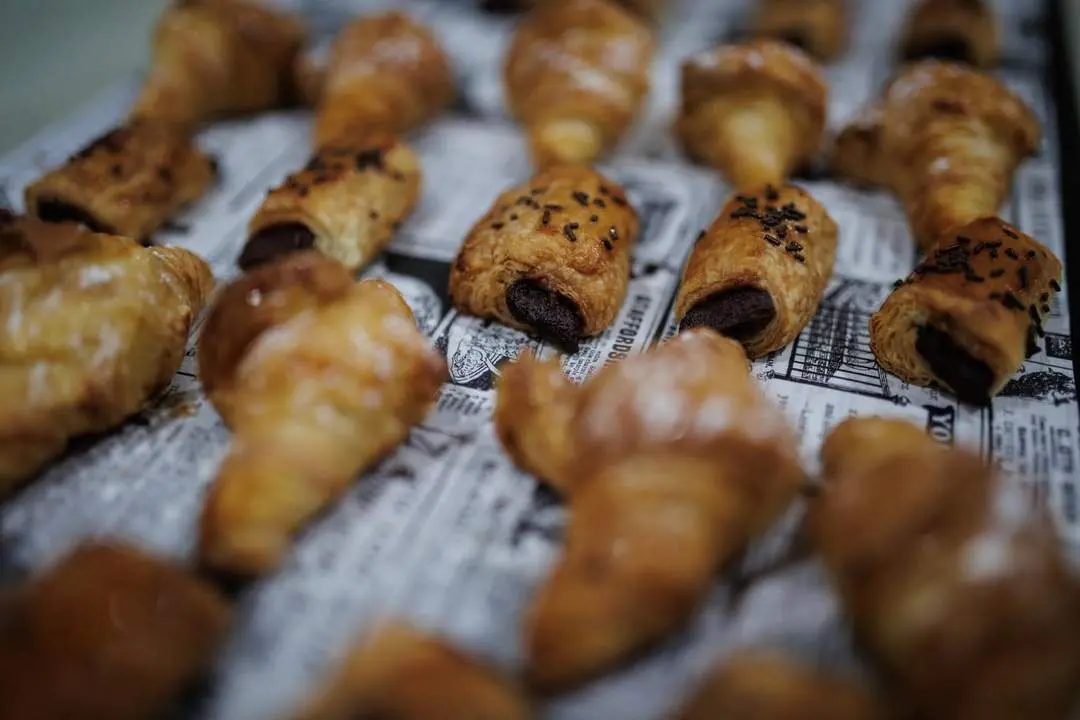 Una bandeja con dulces. - Europa Press.
