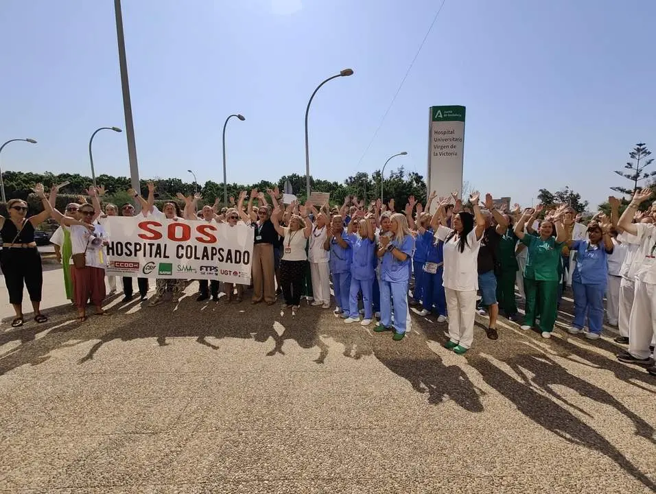 Protesta ante el Hospital Virgen de la Victoria. - ROCA