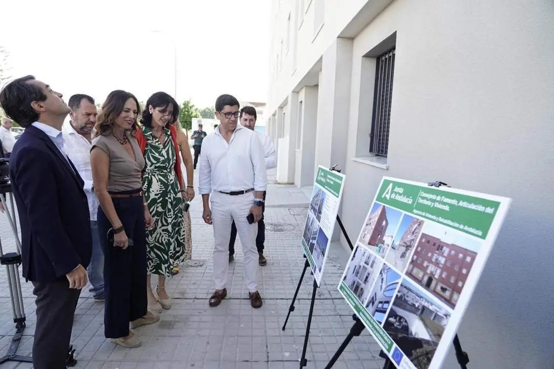 Roc&iacute;o D&iacute;az, acompa&ntilde;ada por el alcalde, Alberto Fern&aacute;ndez - J.A.