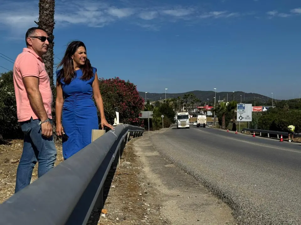 Bel&eacute;n Jim&eacute;nez visita el resultado de los trabajos en Torreguadiaro. - AI
