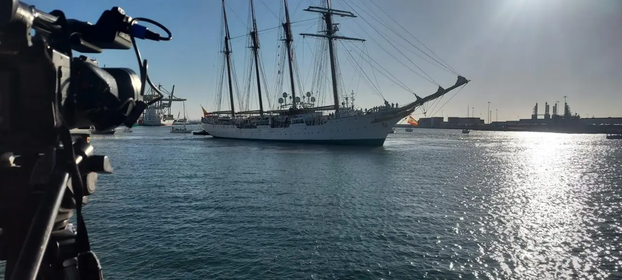 El Juan Sebasti&aacute;n de Elcano.  - Santiago Mu&ntilde;oz