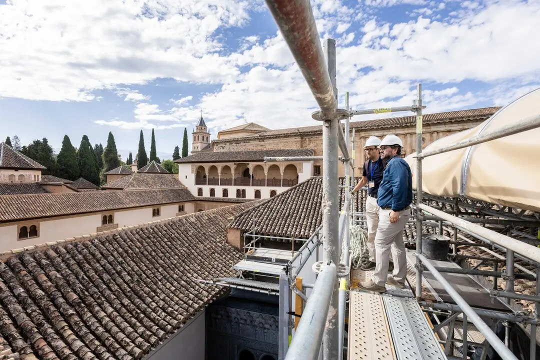 Las obras en las cubiertas del Mexuar de la Alhambra. | Europa Press.