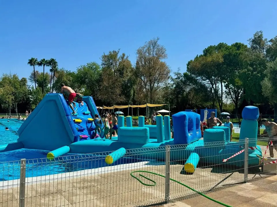 Fiesta en la piscina de San Juan.| AYTO SAN JUAN.