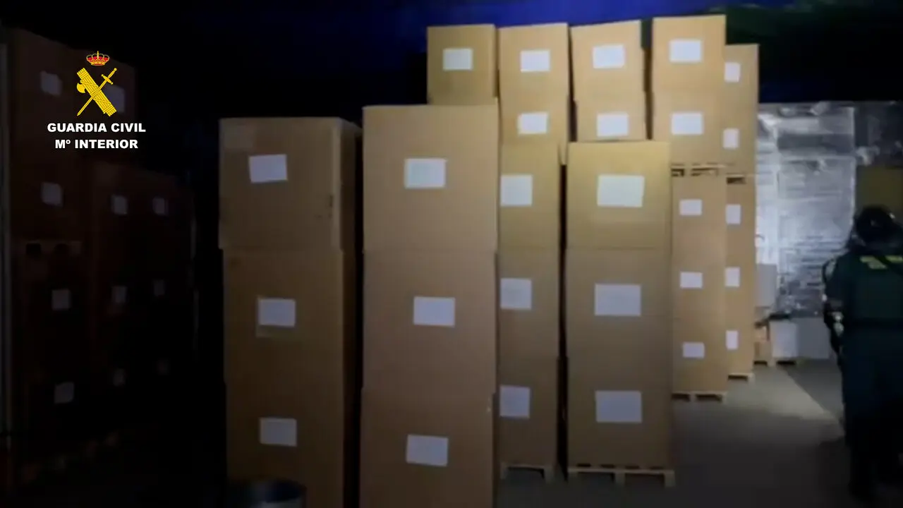 Intervenidos M&aacute;s De Diez Millones De Euros De Tabaco Ilegal | GUARDIA CIVIL