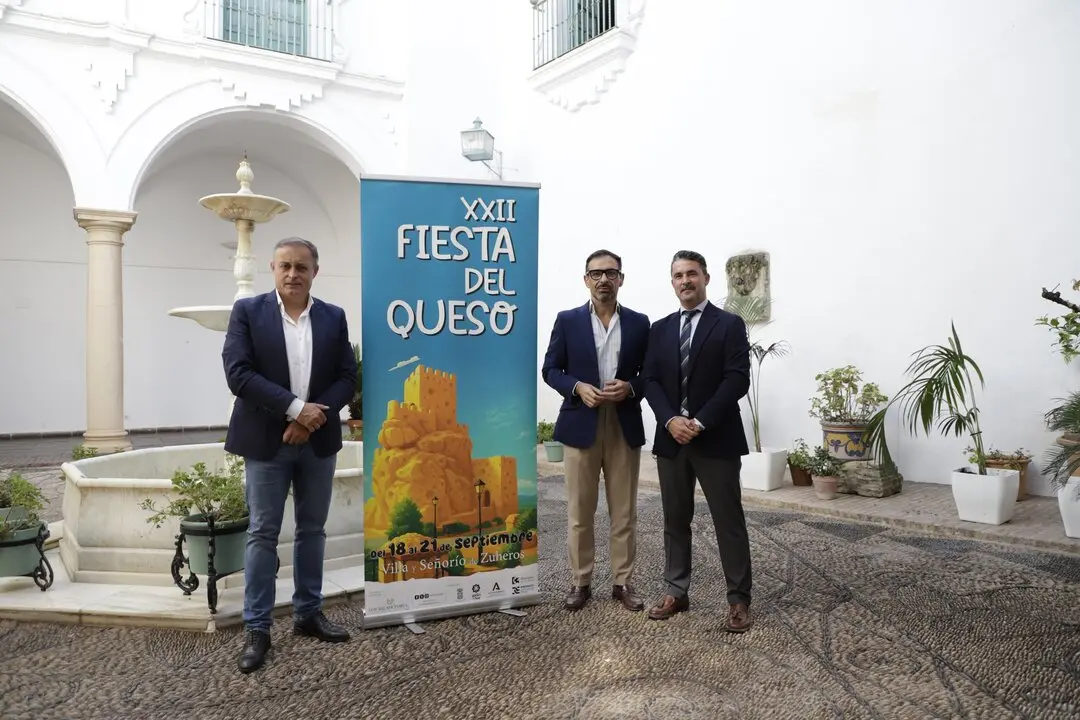 El delegado de Desarrollo Econ&oacute;mico, Promoci&oacute;n y Empleo de la Diputaci&oacute;n, F&eacute;lix Romero, junto al alcalde del municipio Juan Manuel Poyato, y el gerente de Los Balanchares, Juan de Dios Serrano | DIPUTACI&Oacute;N DE C&Oacute;RDOBA