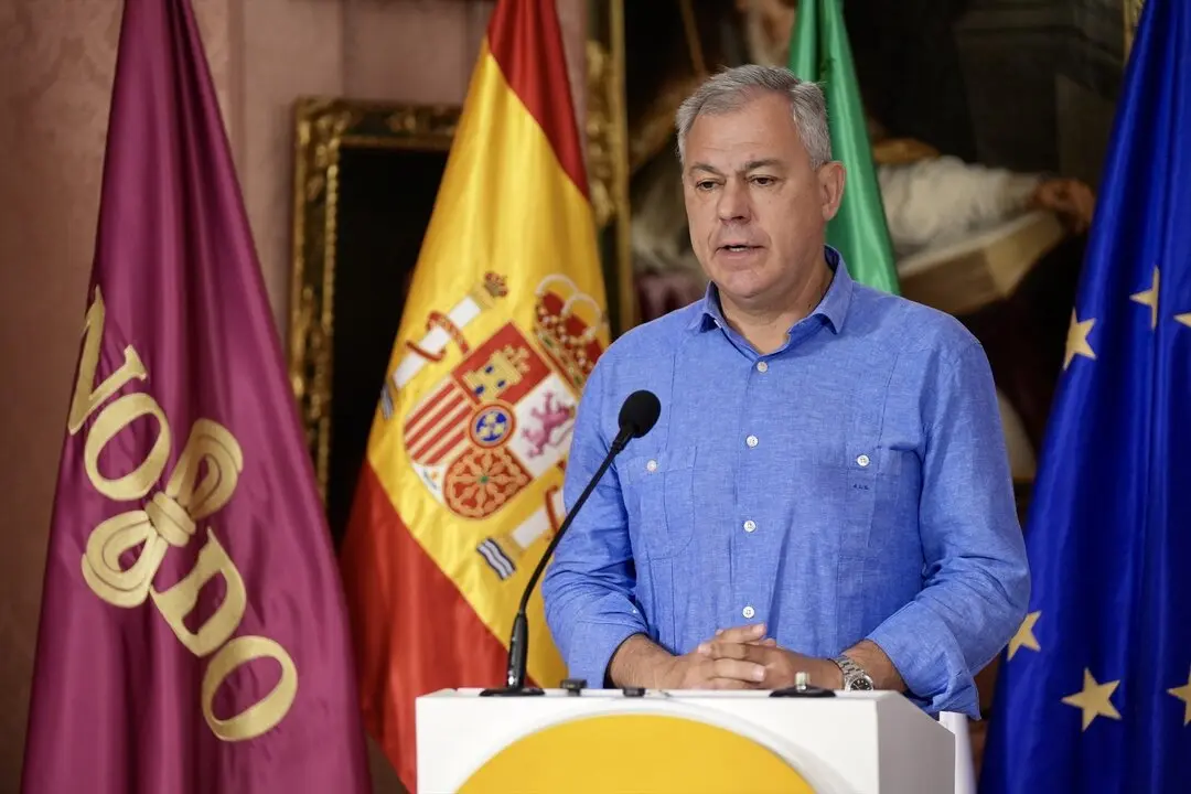 EuropaPress_6873295_alcalde_sevilla_jose_luis_sanz_intervencion_firma_acuerdo_25_julio_2025