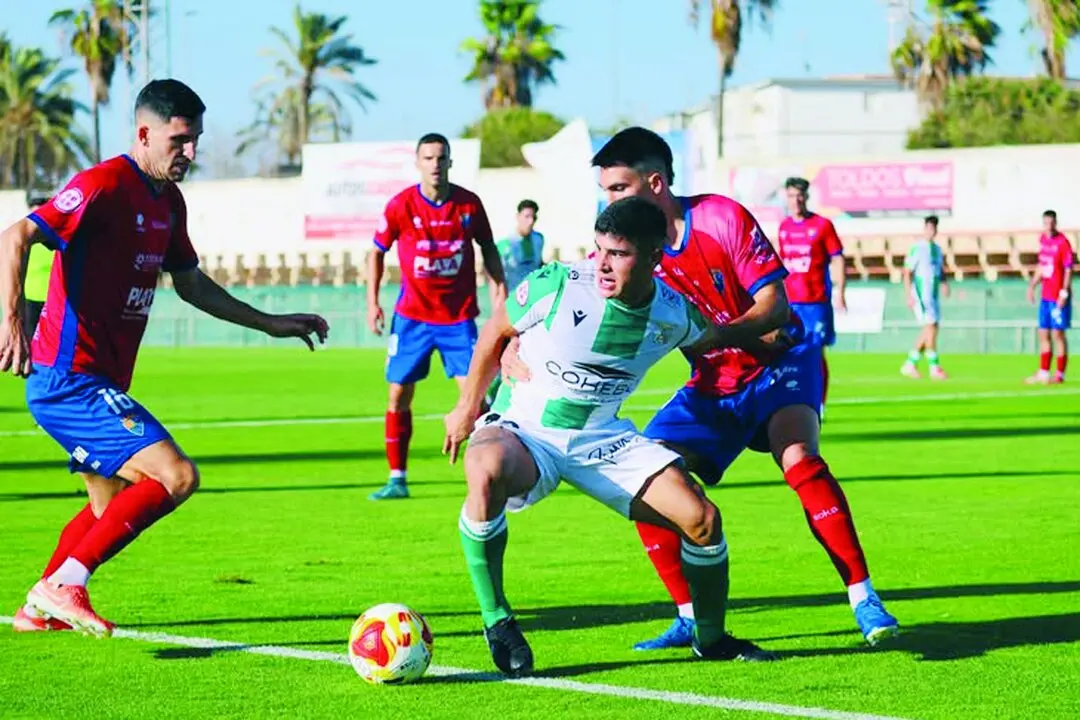 El Atl&eacute;tico Sanluque&ntilde;o empat&oacute; a un gol ante el Teruel en un encuentro disputado en el Estadio El Palmar