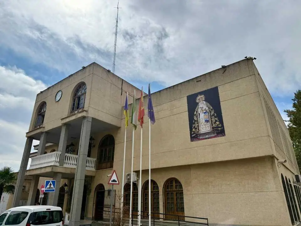 Fachada del Ayuntamiento de San Juan de Aznalfarache.| AYTO SAN JUAN