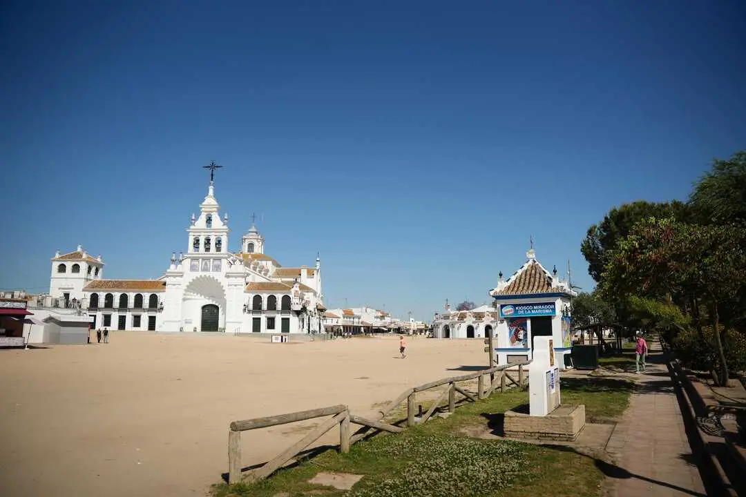 Imagen de la Aldea del Rocio en Almonte. | Joaqu&iacute;n Corchero EP.