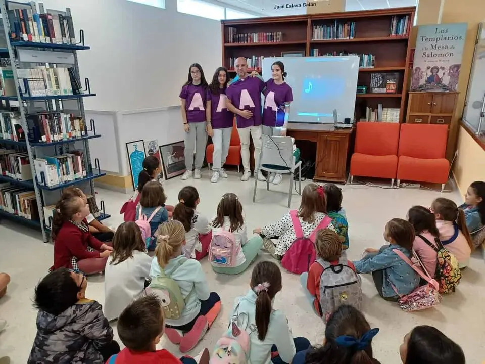 Actividad en la Bibliocoopera de Arjona. | Ayuntamiento. Archivo