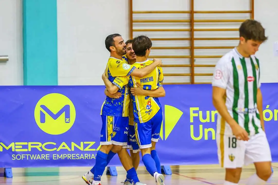 Los gaditanos celebran uno de los tantos del choque. / CD Virgili C&aacute;diz
