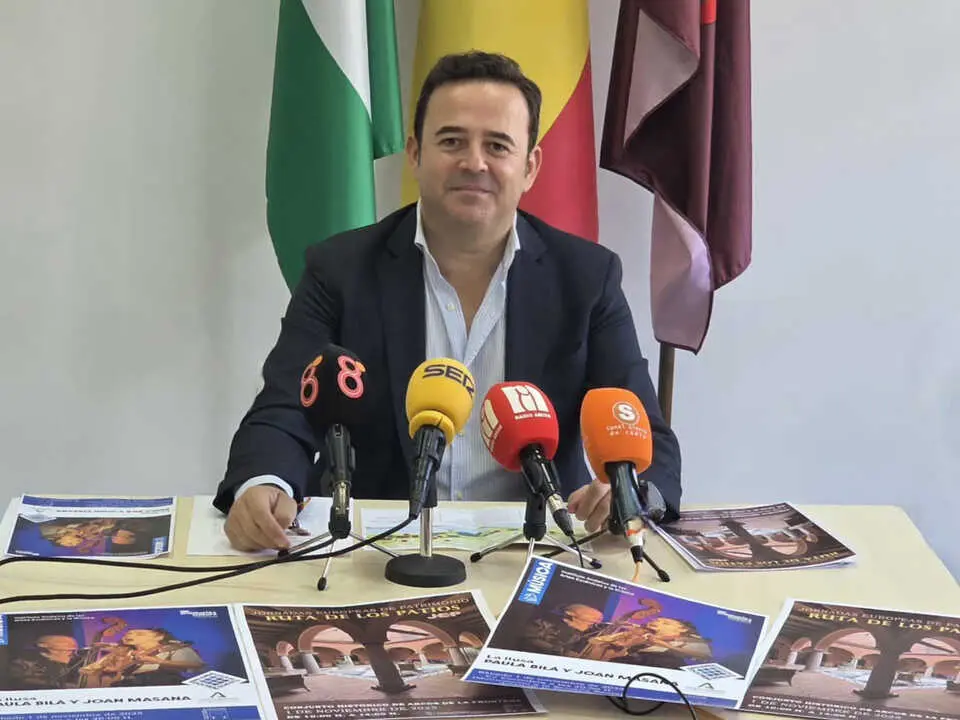 Andr&eacute;s Camarena invita a la Ruta de Patios./ AYUNTAMIENTO.