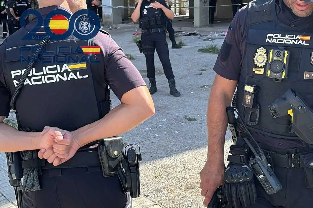 EuropaPress_7049335_imagen_recurso_dos_agentes_policia